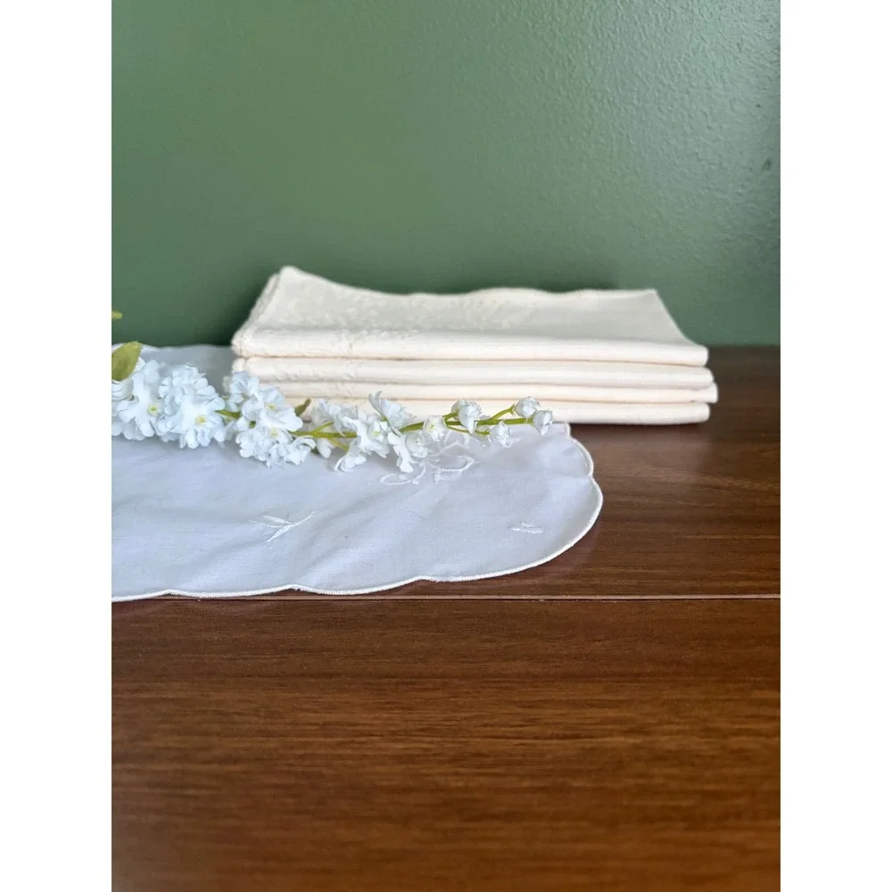 Vintage Crochet Lace Corner Napkins, Set of 4, Grandmillennial Linens